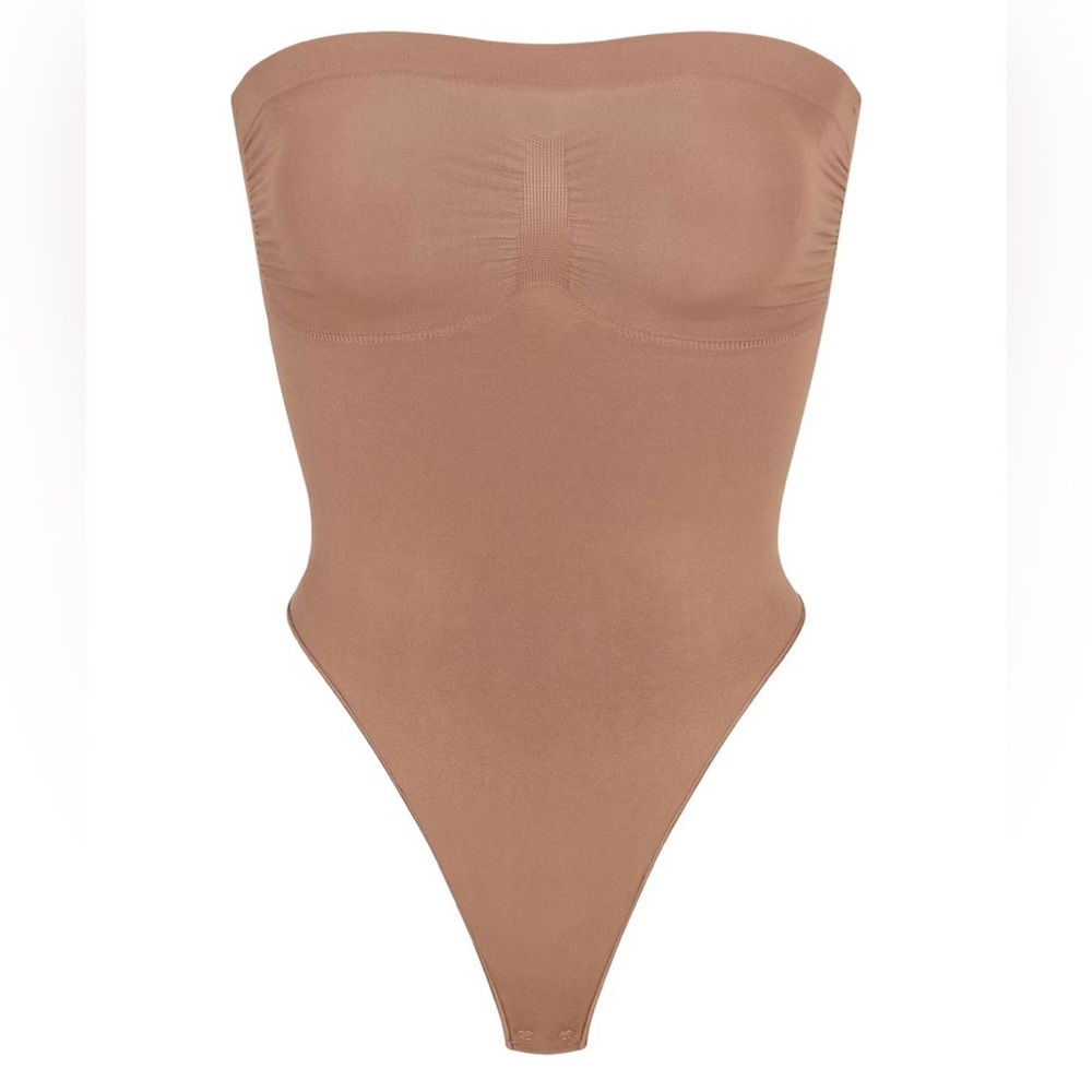 Seamless Sculpt Strapless Thong Bodysuit